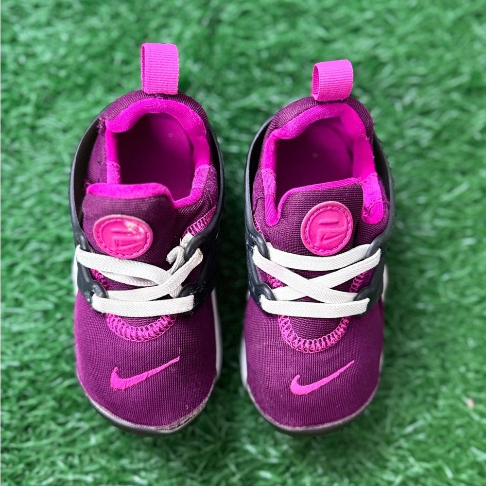 Nike
(TD) Nike Little Presto 'Sangria Pink Prime' 844767-601‎ Size 8C